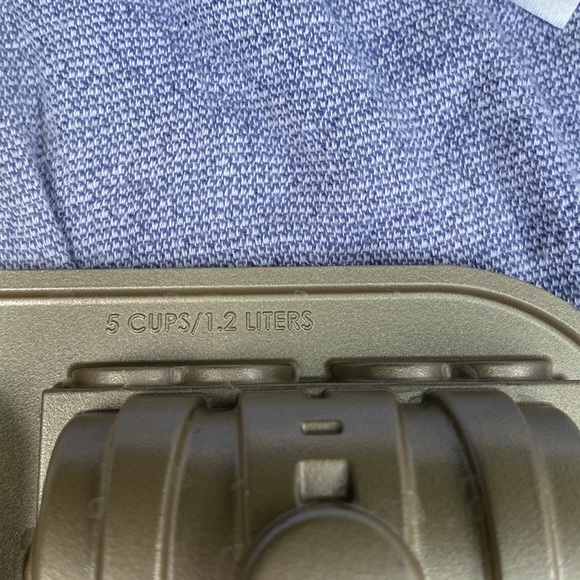 Nordic Ware train cake pan - Picture 6 of 6